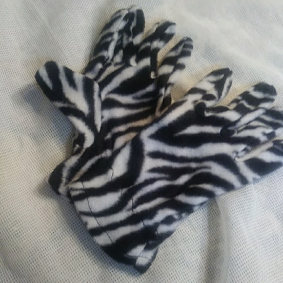 3 pc. Set scarf, gloves and hat. - Picture 3 of 4